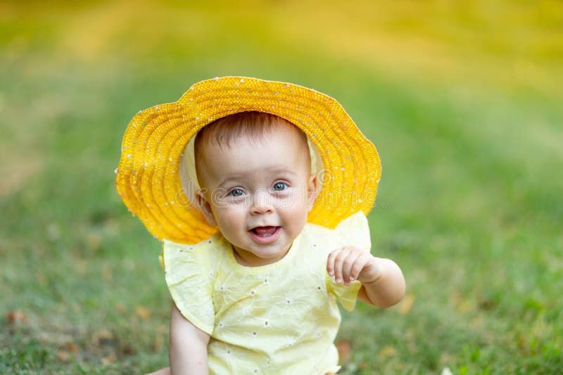 Когда вышел малыш в желтом. Младенец в желтом картинки. Малыш в желтом картинки. Желтые картинки для детей. Ребенок в желтом 2 - babylirius.