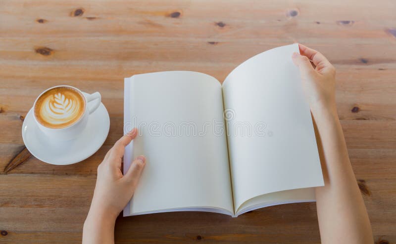 Кофе книга с пустыми страницами. Photo ppl Spreading papers. Насмешка книга