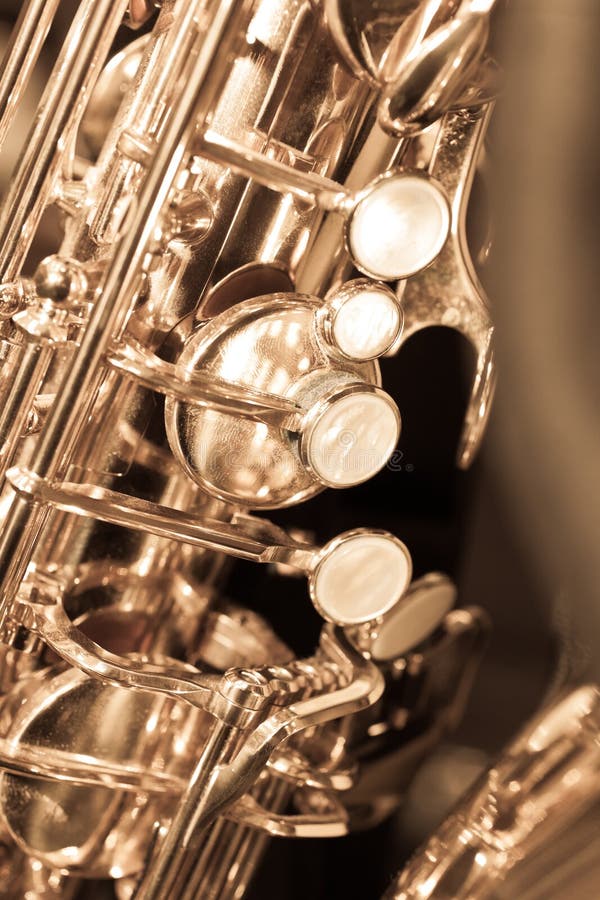 Клапан саксофона. Октавный клапан на саксофоне. Клапана для саксофона сопрано. Октавный клапан на саксофоне Альт. Название клапанов саксофона.