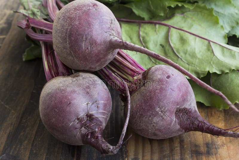 Free Photo Beetroot on wooden table