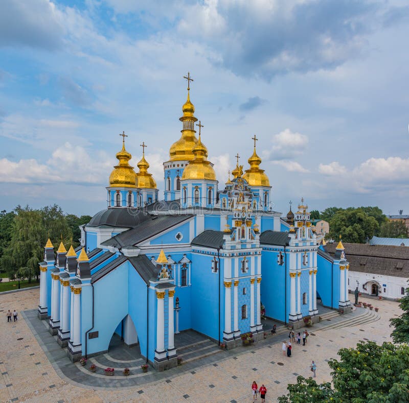 Златоверхий Михайловский монастырь до революции
