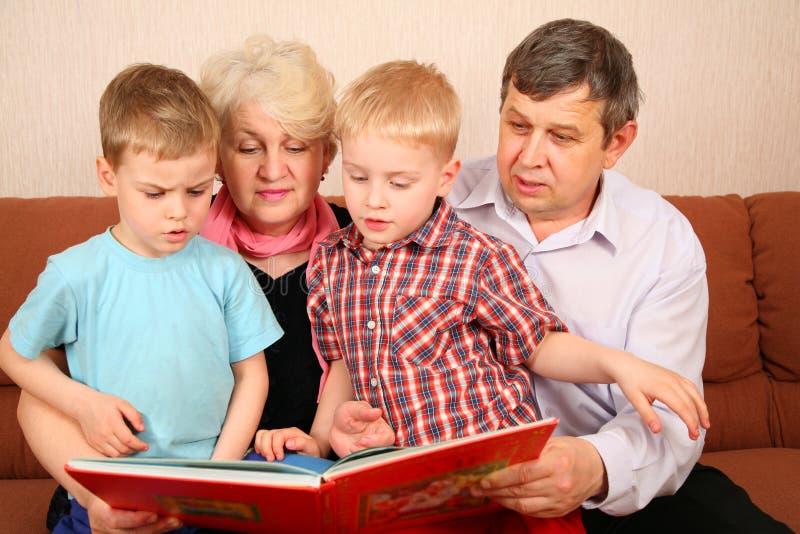 Ребенок имеет право на общение с обоими родителями дедушкой бабушкой. Grandson Family read. Фото алфавит дедушка с детьми. Читать внук 3