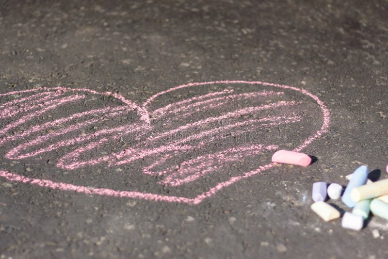 Нарисую мелом напишу i love you кавер девушка поет