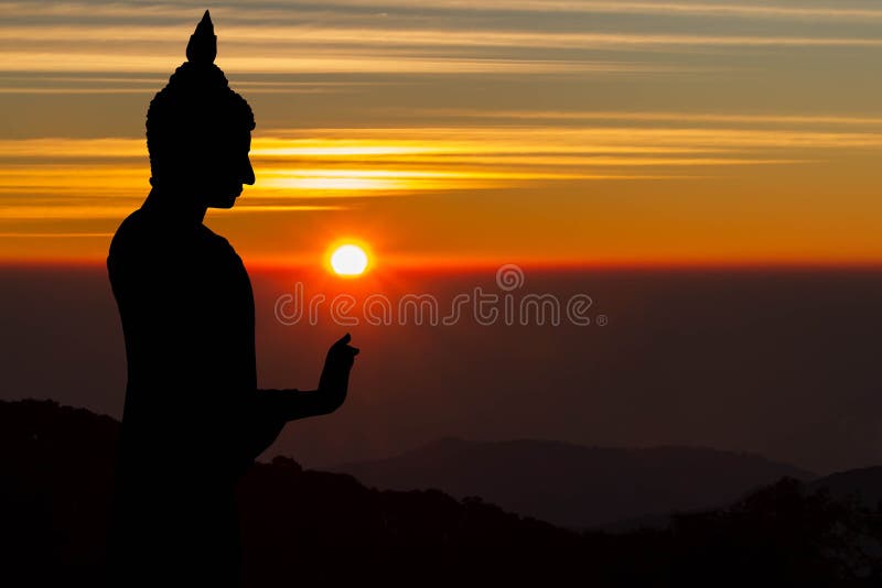 Песню солнце монах. Будда солнце. Буддийское солнце. Солнце у буддистов. Буддизм на фоне солнца.