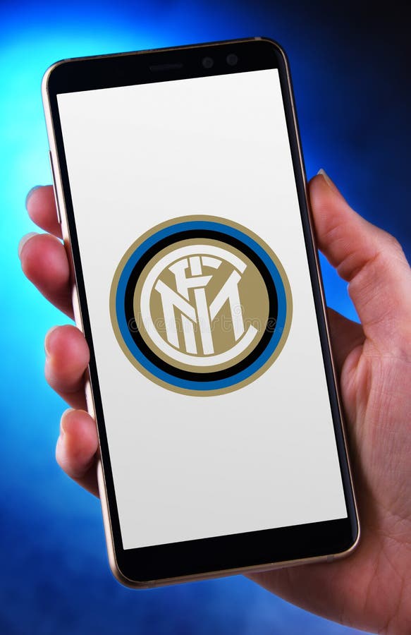 Smartfon Holdinga Ruki Logotip Inter Milan Redakcionnoe Stokovoe Izobrazhenie Izobrazhenie Naschityvayushej Inter Smartfon 191512544