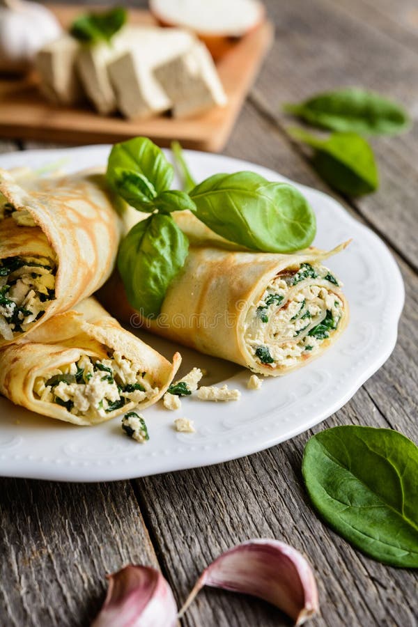 Блинчики с курицей и шпинатом