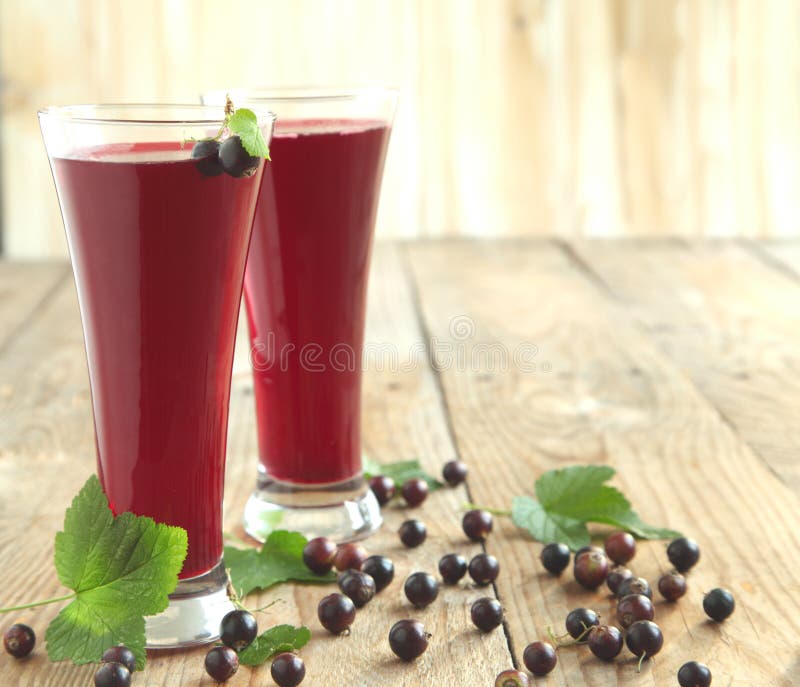 Некоторые люди любят пить зимой витамины напиток. Blackcurrant Juice. Напиток Black Currant. Лазурь смузи сидр Black Currant. Blackcurrant Juice in USA.