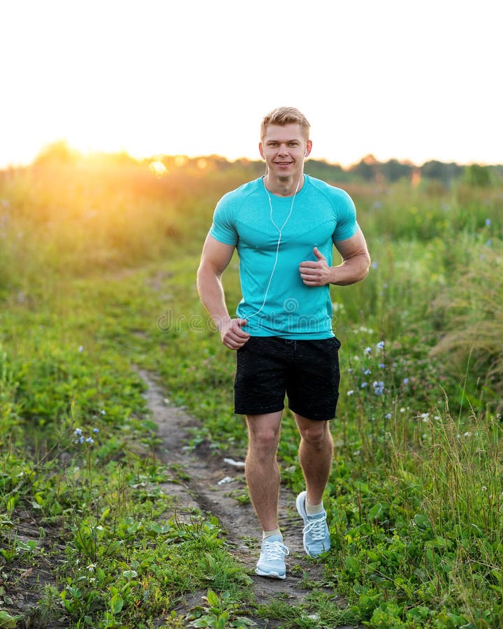 Спортсмен в шортах