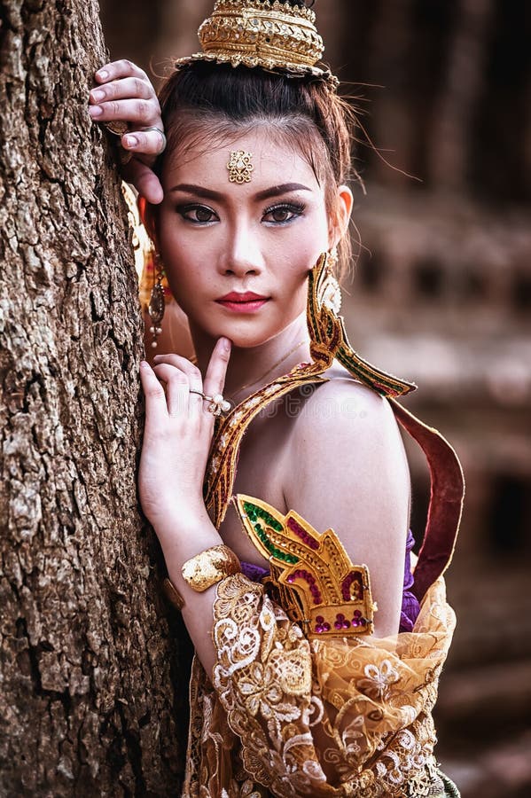 Старые тайки. Таиландские женщины. Образы для Тайланда. Тайцы женщины. Тайские прически женские.