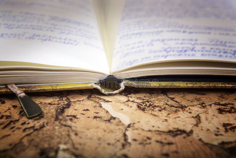 Blank copy book. Старые рукописи. Старинная тетрадь. Над старой тетрадью. Исписанный блокнот.