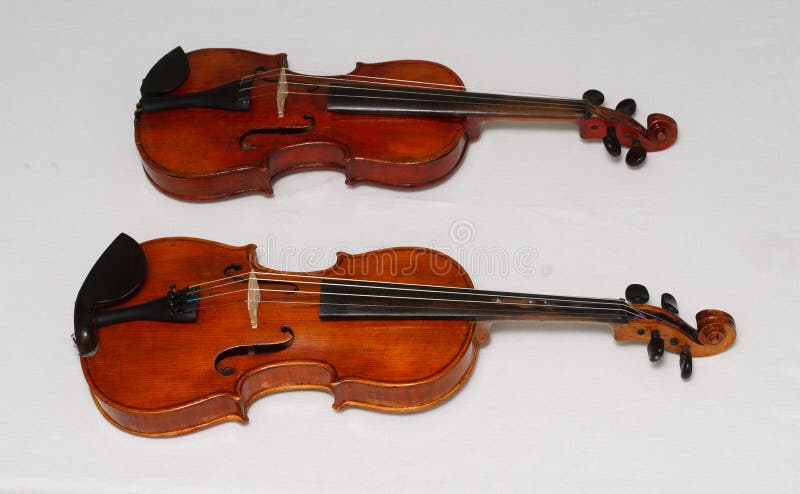 Скрипки разных размеров. Антиквариатные скрипки СССР. Усы скрипки разные. Скрипка в разных ракурсах фото. Предок скрипки 5 букв