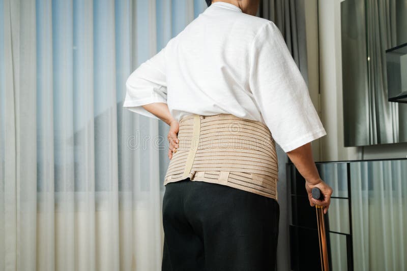 Спина зрелой женщины. Фото пожилой женщины со спины.