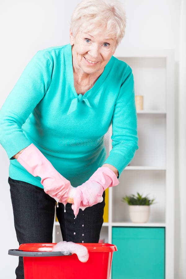 Granny Cleaning. Вакансии в туле для женщин пенсионеров уборщицей. Granny Cleaning.