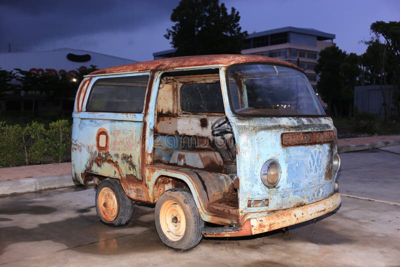 Chevrolet van Ржавый