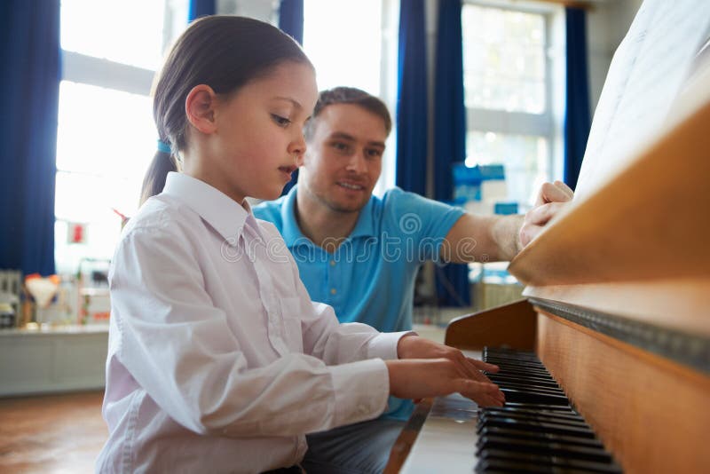 Музыкальный класс. The music lesson. The music lesson. Музыкальные инструменты в музыкальной школе. Счастливые дети с музыкальными инструментами.