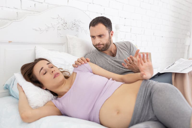 Мама просит забеременеть. Проснулась беременной. Спящие фото беременных.