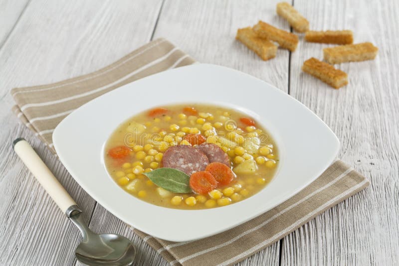 Стул гороховый суп. Фото гороховый суп с сосисками. Гороховый суп с Краковской колбасой. Стул в виде горох супа\.