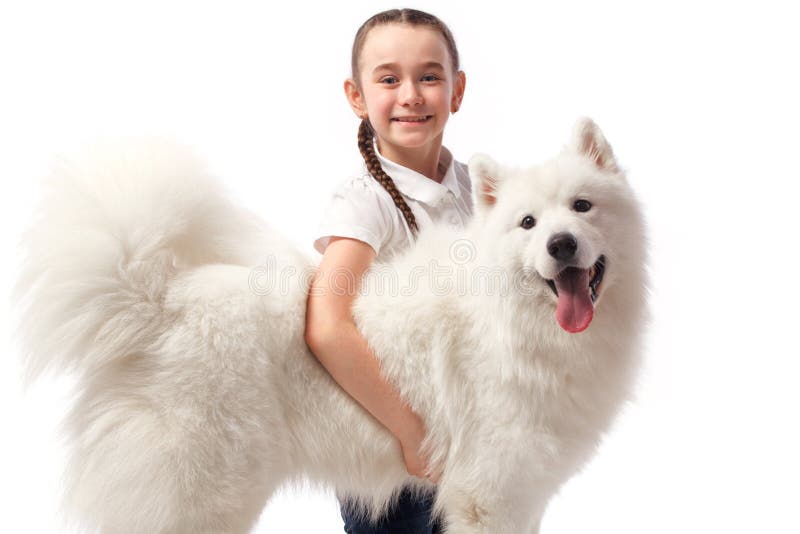 Девочка с собакой из лайка. Белая собака девочка. Девочка и белый щенок. Девочка с собакой на белом фоне. Покажи белая собака девочки.