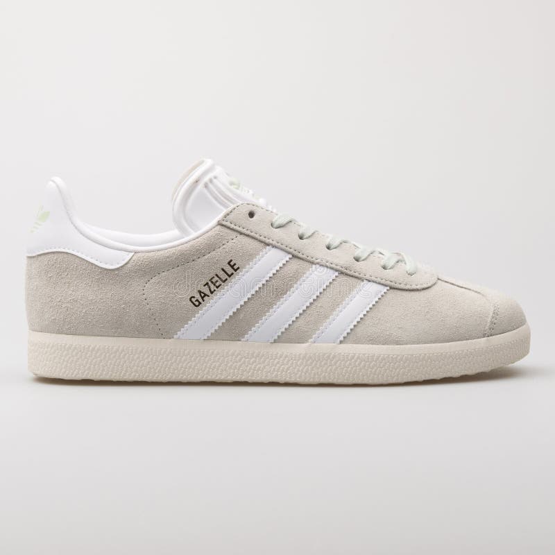 Адидас женские бежевые. Adidas Gazelle бежевые. Adidas Gazelle Beige. Адидас газели бежевые мужские. Женские кроссовки adidas Gazelle бежевые.