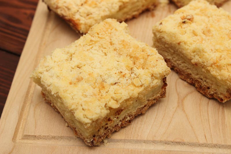 Насыпной пирог с овсянкой и яблоками