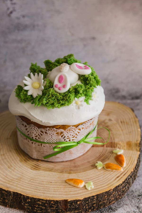 Кулич с зайцем