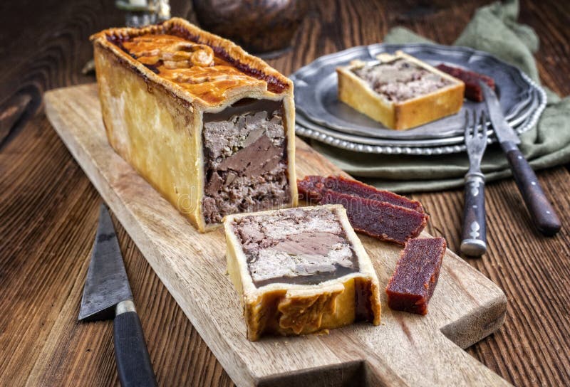 Французский мясной пирог pate en croute