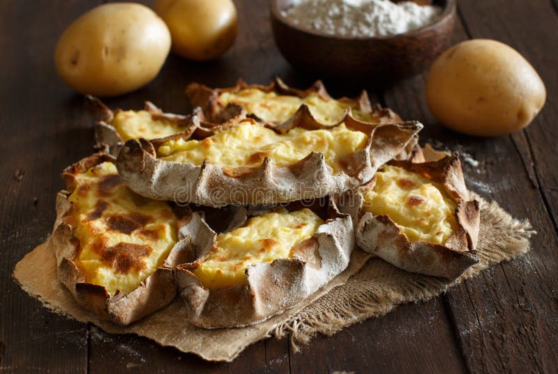Карельская калитка с картофелем