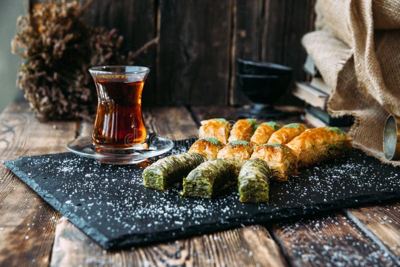 Турецкий чай и баклава