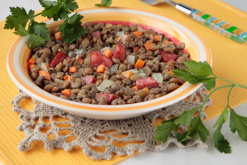 Чечевица с колбасками