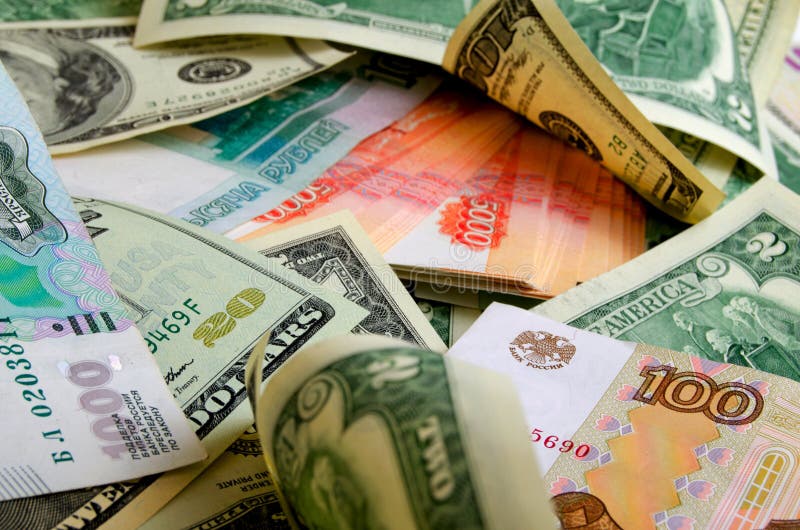 Фото доллар и рубл бумага. Currency Parity.