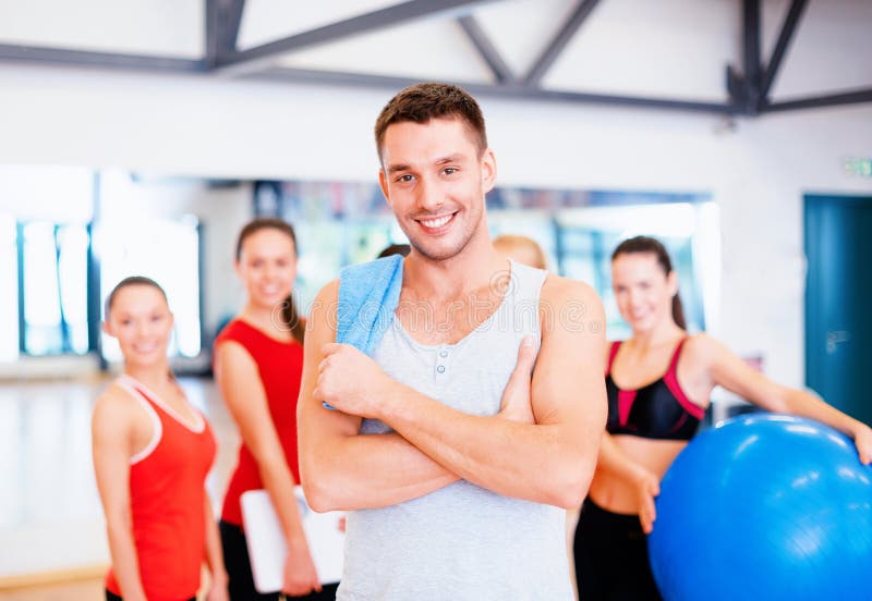 молодые тренеры. фото контент для фитнес тренера. молодая фитнес тренер. фитнес тренер и его жена. молодые инструкторы.