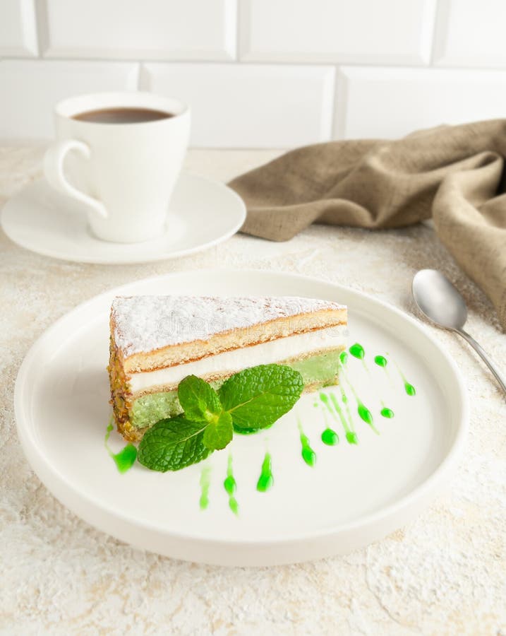 Фисташковый чизкейк in White Plate