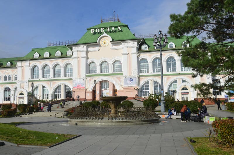 хостел ривьера хабаровск. хабаровск вокзал сверху. вокзал хабаровск. станция хабаровск 1. гостиницы хабаровска рядом с жд вокзалом.