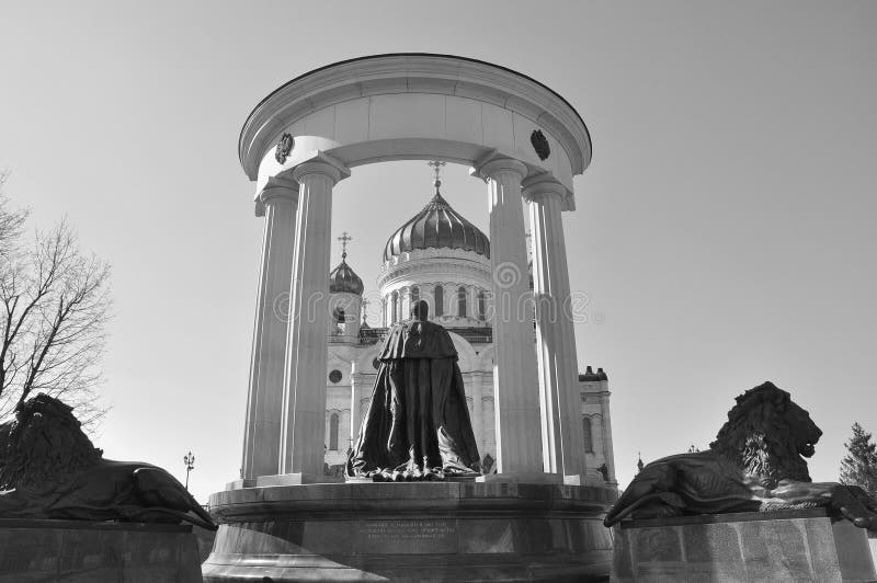 Памятник александру 2 в москве у храма христа спасителя