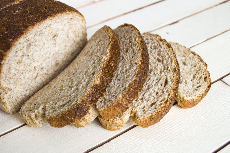Хлеб с отрубями калорийность. Хлеб с отрубями. Хлеб в Турции. Национальный турецкий хлеб. Полюшко хлеб с отрубями.