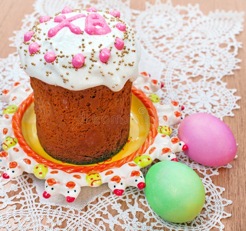 Украшение куличей глазурью