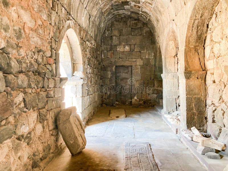 Старинный армянский храм в Марнеули