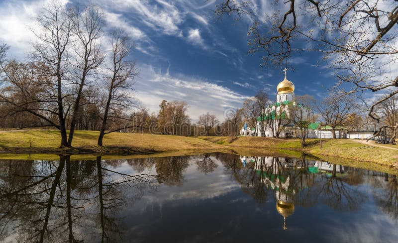 Весна Церковь лед