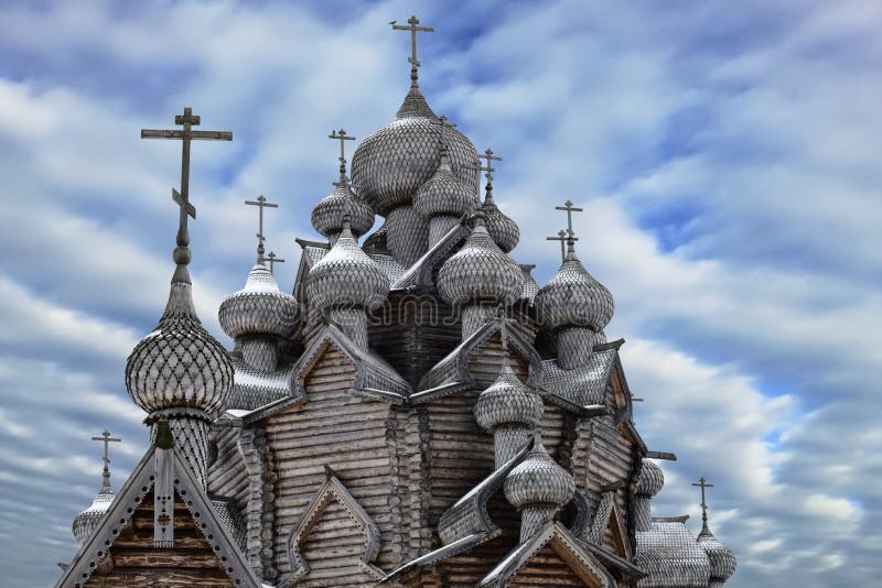 Храм с 32 куполами