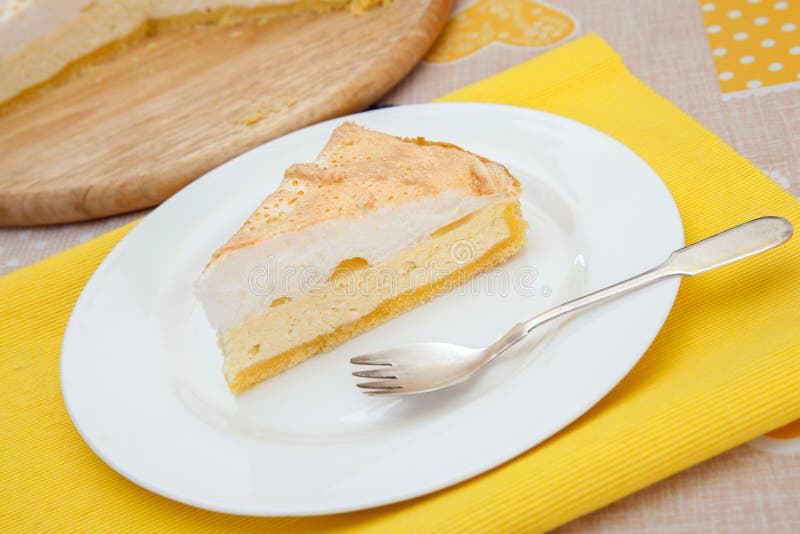Сырный молочный пирог