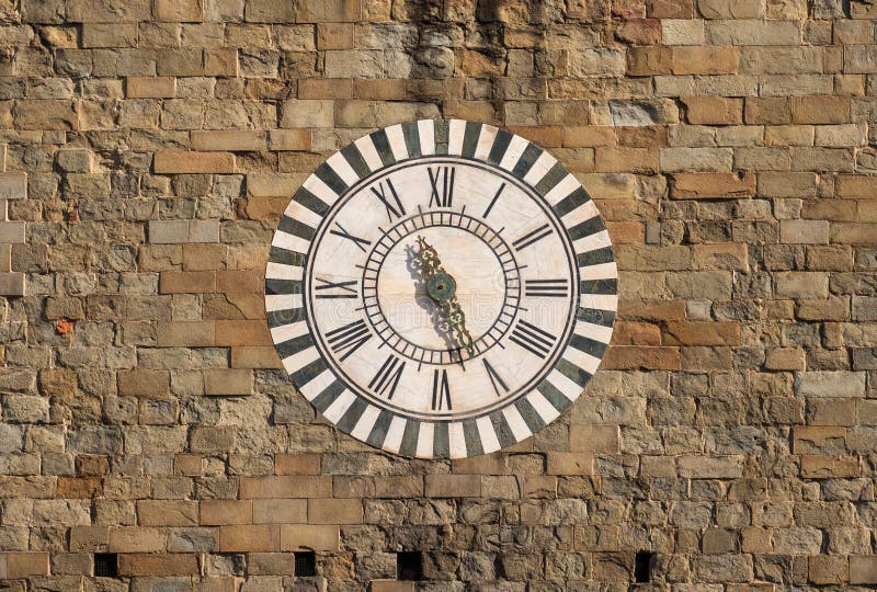 Италия часы время. Old Clock Tower.