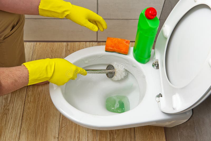 Сколько раз чистят в ванной раковины унитазы. Чистить раковину и унитаз. Чистящее для туалета. Ванны раковины унитазы чистят. Как чистить ванны раковины унитазы.