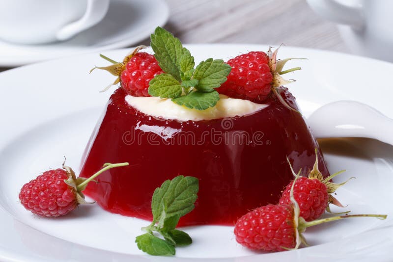 Strawberry gelatin