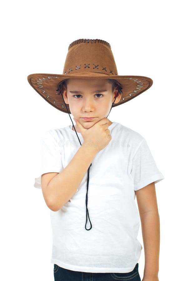 Глаза ковбоя. Шляпа ковбоя своими руками для мальчика. Каратист в безрукавке и соломенной шляпе.