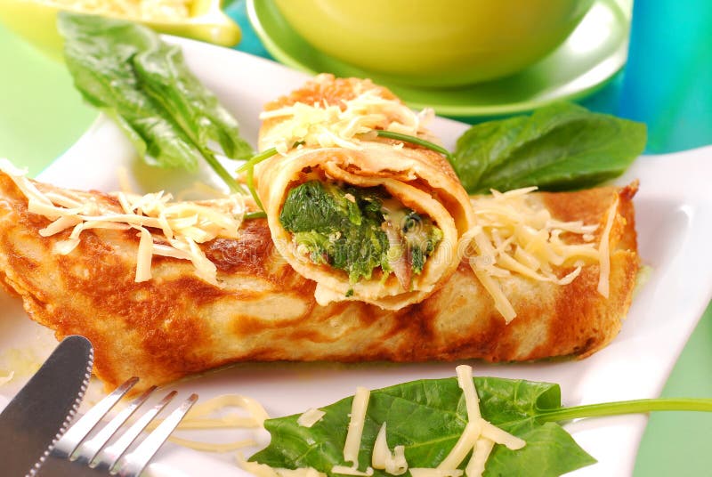 Блинчики с шпинатом и грибами