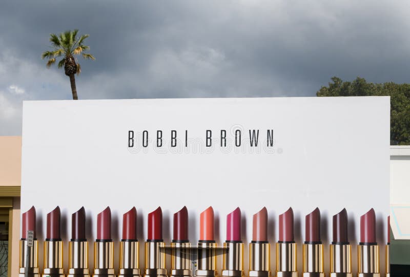 Bobbi brown oil. Бобби Браун косметика логотип. Бобби Браун художник. Палетка спарклов Бобби Браун. Bobbi Brown Bellini.