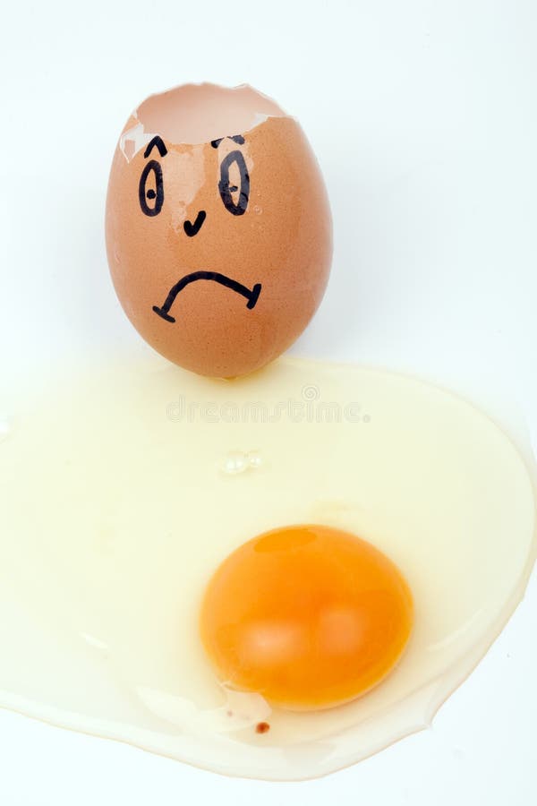 Можно говорить яичко. Эмоциональные яйца. Яички бело желтые с мордочками. Эх яйцо об яйцо улыбается лицо прикол. На яйце грюлаща удивлённые.