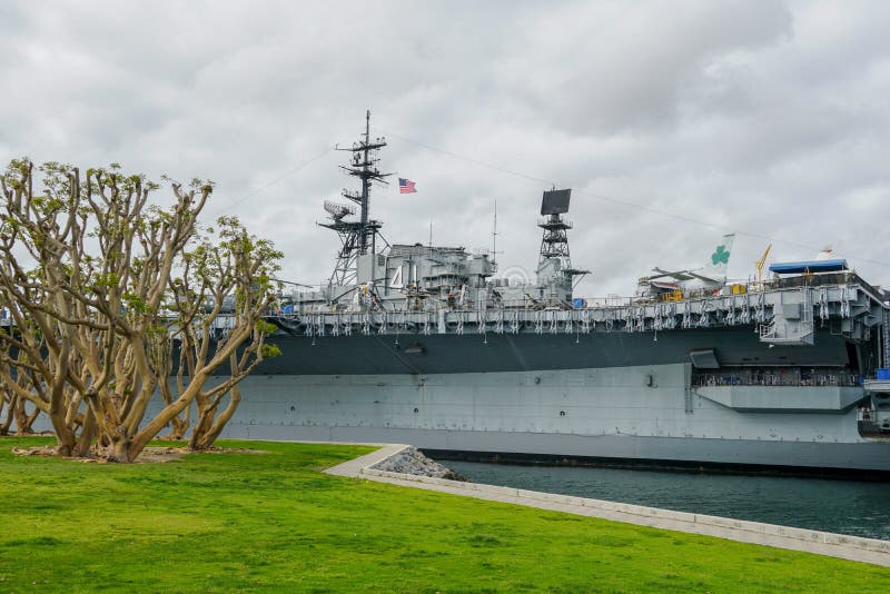 中途岛号航空母舰博物馆 历史海军航空母舰博物馆在街市圣迭戈编辑类照片 图片包括有著名 战斗机