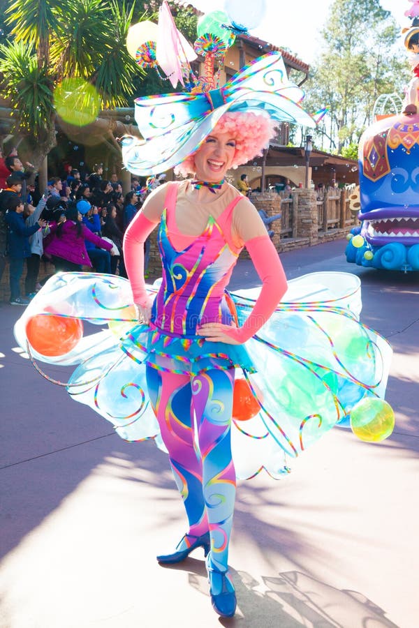 五颜六色的服装的艺人参加disneyworld的游行编辑类库存图片 图片包括有吸引力 目的地 五颜六色的服装的艺人参加disneyworld的游行编辑类库存图片 图片包括有吸引力 目的地