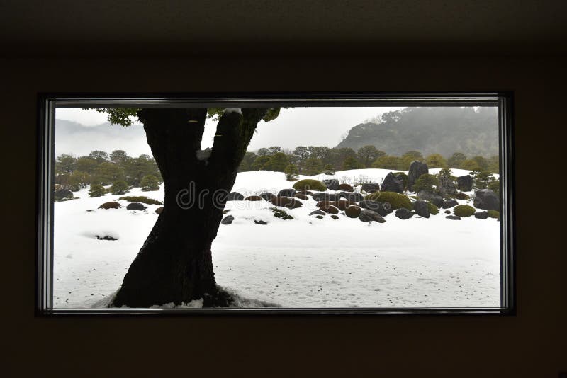 有白色雪的日本庭院库存图片 图片包括有有白色雪的日本庭院 有白色雪的日本庭院库存图片 图片包括有有白色雪的日本庭院